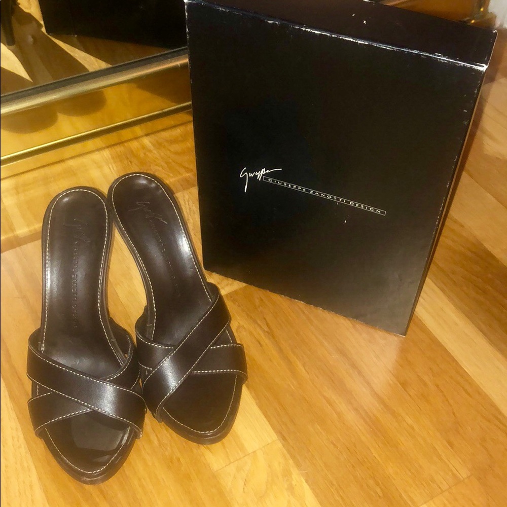 Never worn!!!  Giuseppe Zanotti brown leather mule